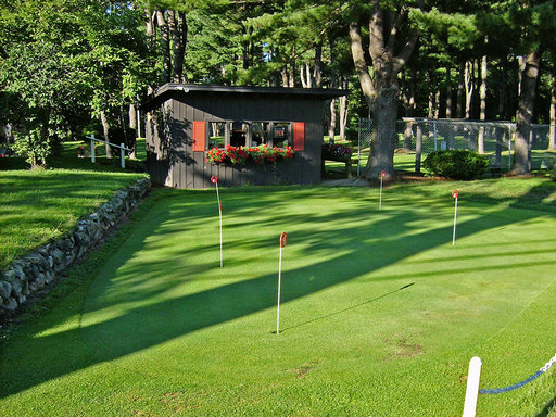 Pine Hollow Little Par 3 Golf Course