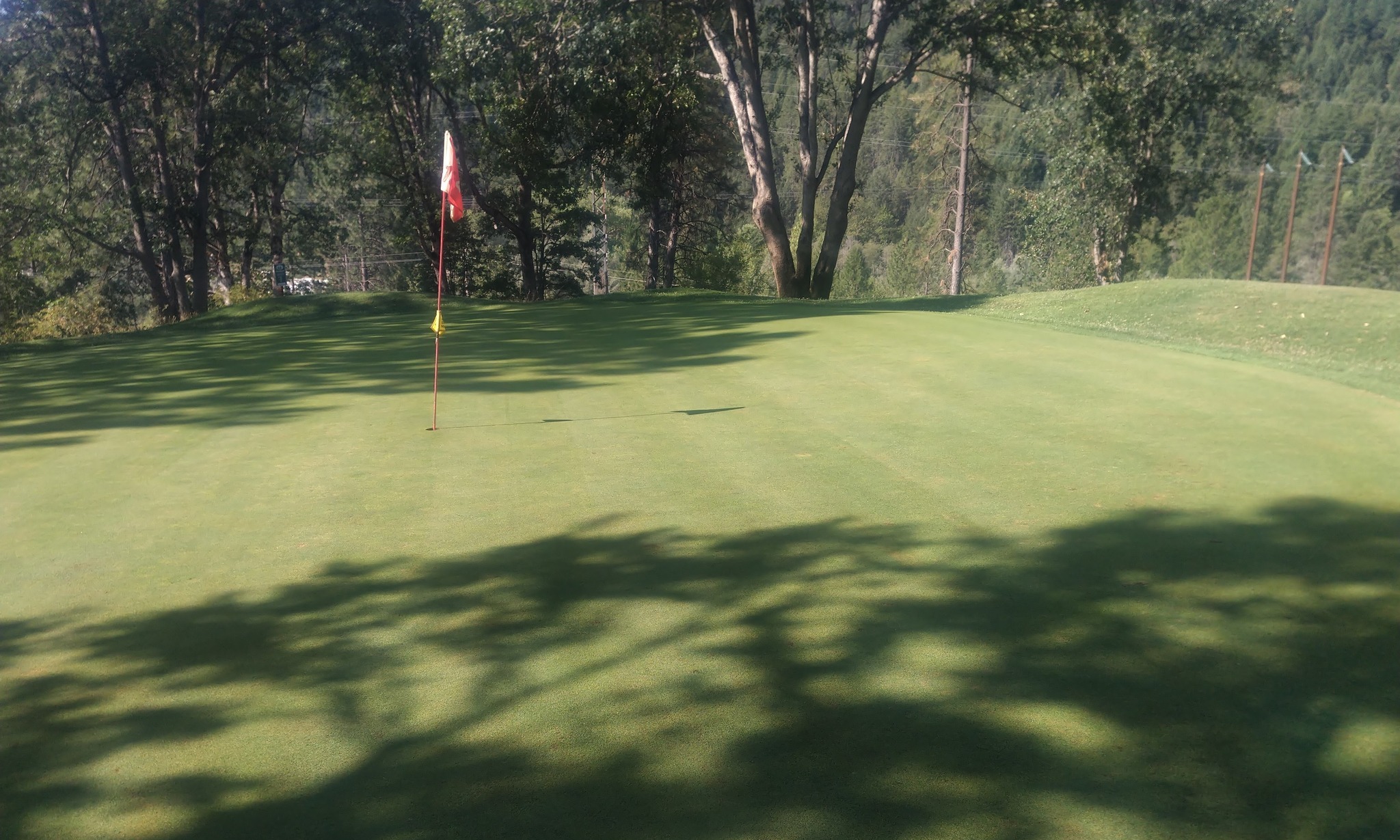 Trinity Alps Golf Course